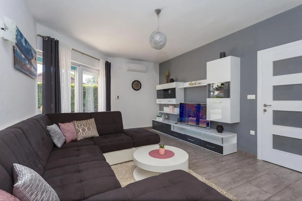 Villa Caper Biograd Na Moru Croatia